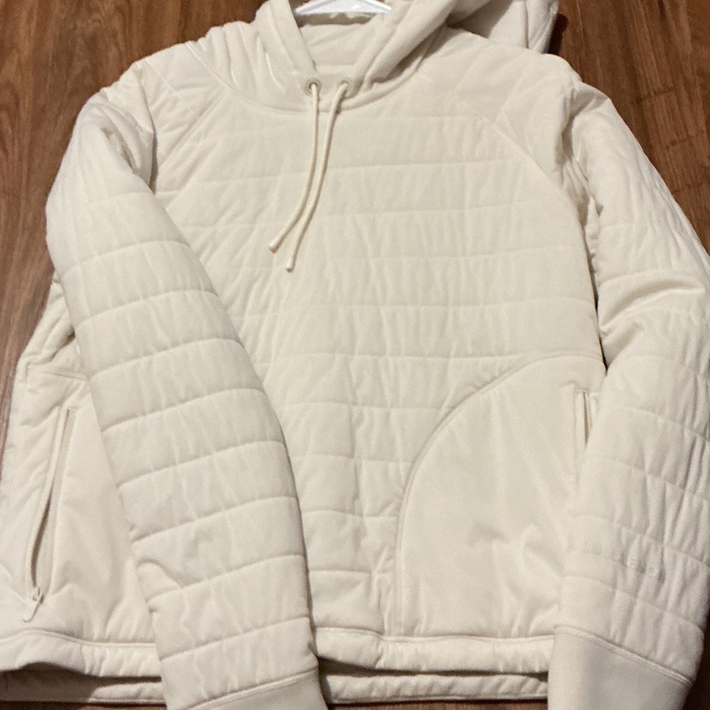 Lululemon White Quilted Sleeve Jacket